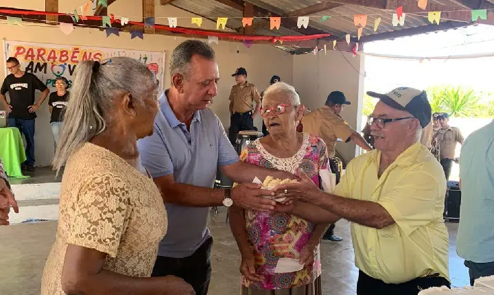 Antonio Andrade participa da comemoração dos 47 anos da Associação de Moradores do setor Vila Nova 