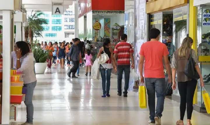 Pesquisa mostra como tributos encarecem presentes